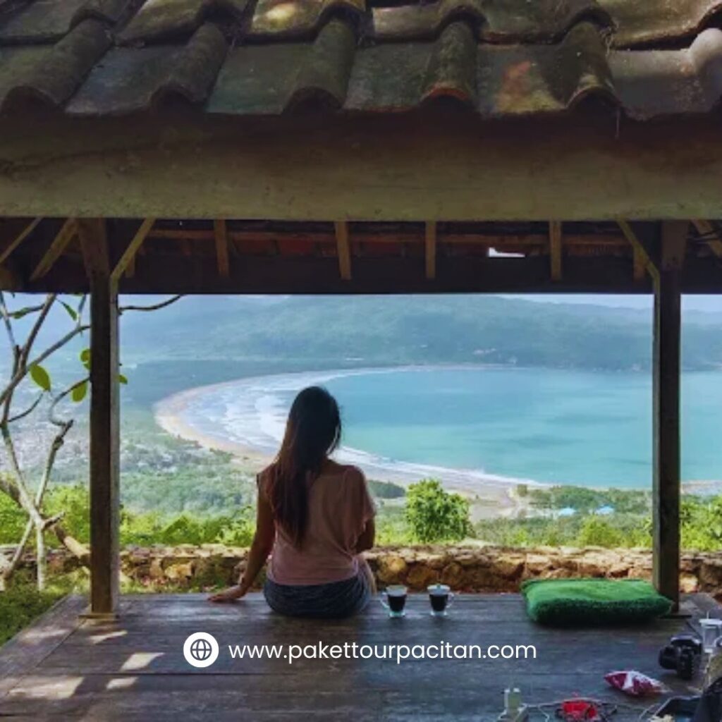 Mandi Angin Pacitan, Spot Sunset Indah di Selatan Jawa