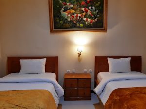 DYNAR HOTEL PANCER DOOR PACITAN by juanda